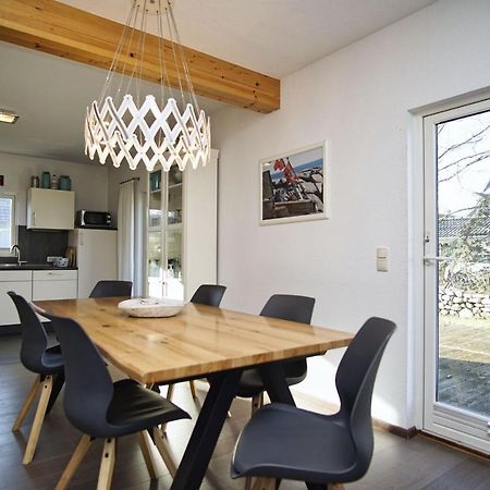 Komfortables Haus Mit Kamin, Sauna, Garten, Terrasse - Ferienhaus Sternschnuppe Wiek auf Ruegen Luaran gambar