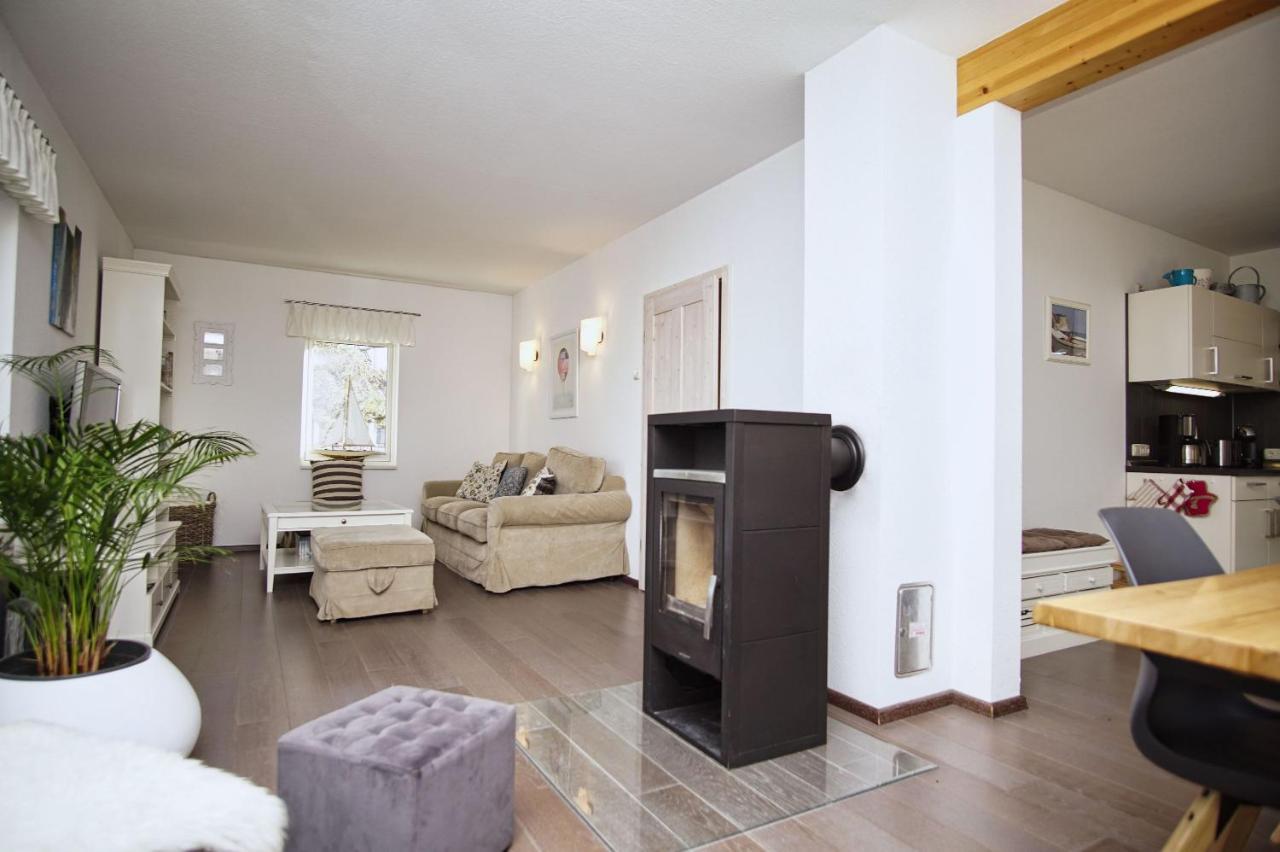 Komfortables Haus Mit Kamin, Sauna, Garten, Terrasse - Ferienhaus Sternschnuppe Wiek auf Ruegen Luaran gambar