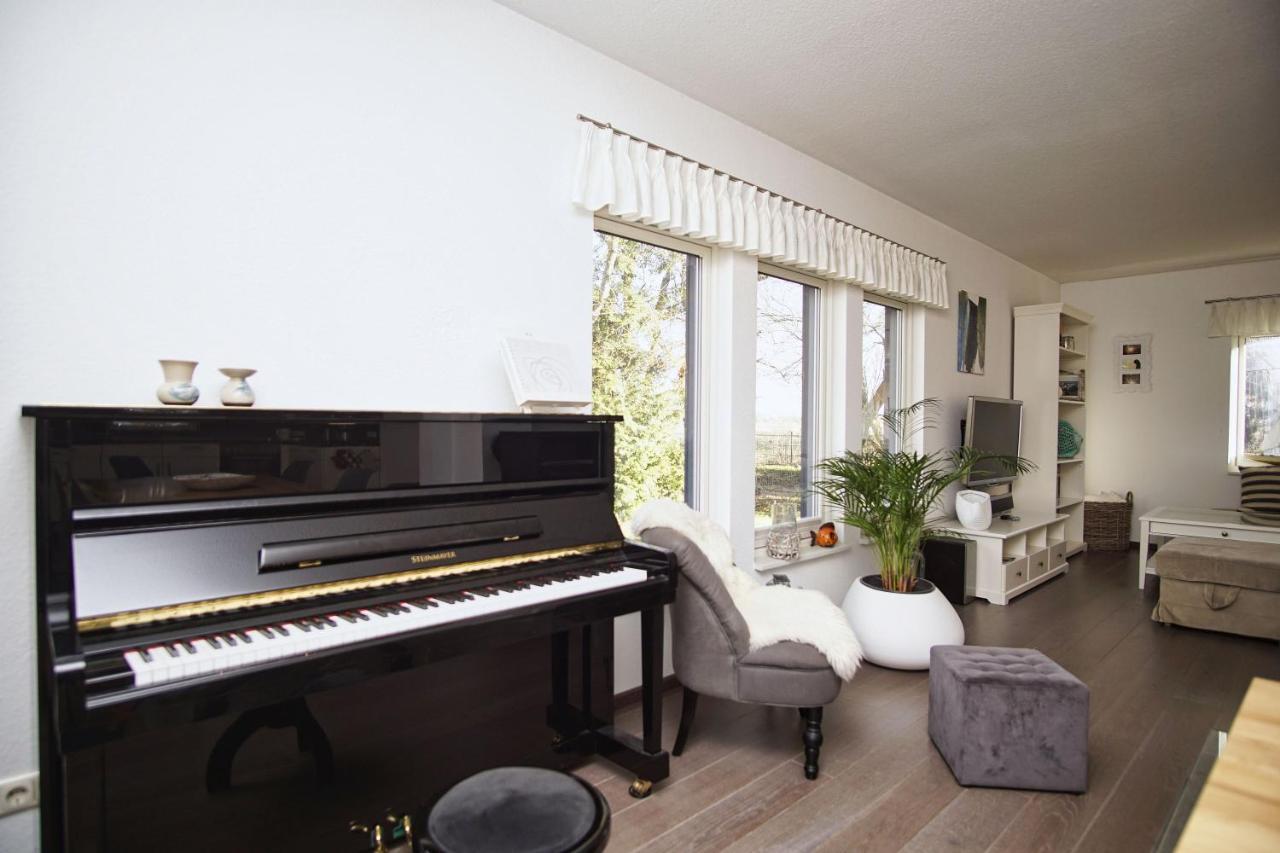 Komfortables Haus Mit Kamin, Sauna, Garten, Terrasse - Ferienhaus Sternschnuppe Wiek auf Ruegen Luaran gambar