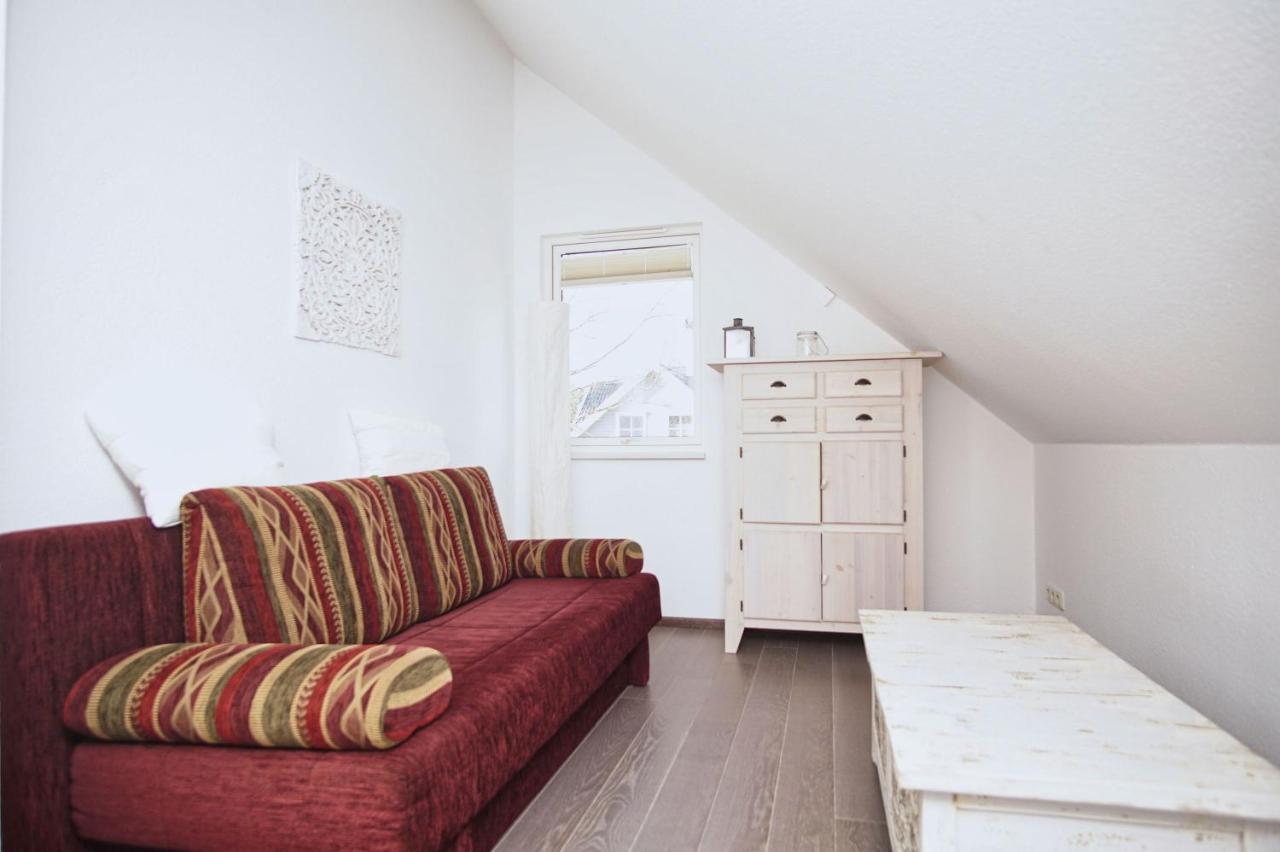 Komfortables Haus Mit Kamin, Sauna, Garten, Terrasse - Ferienhaus Sternschnuppe Wiek auf Ruegen Luaran gambar