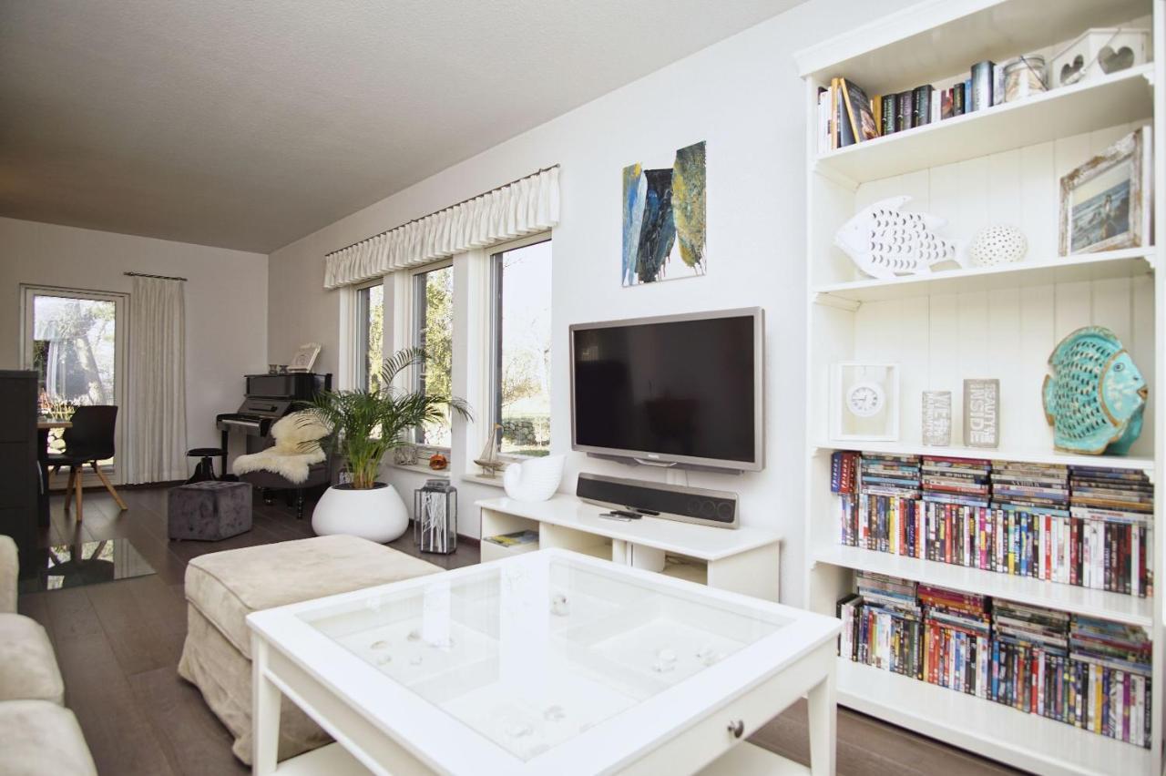 Komfortables Haus Mit Kamin, Sauna, Garten, Terrasse - Ferienhaus Sternschnuppe Wiek auf Ruegen Luaran gambar