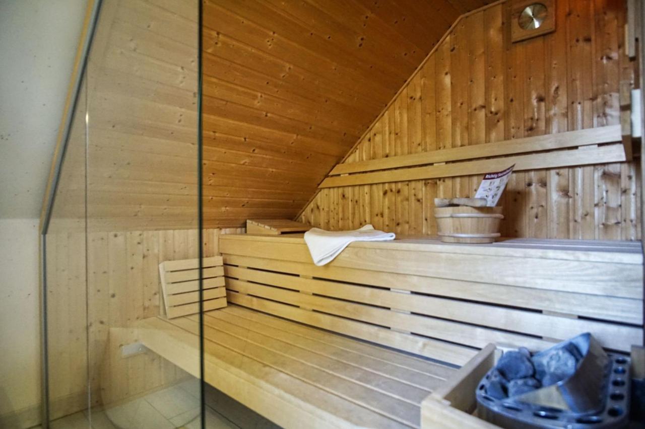 Komfortables Haus Mit Kamin, Sauna, Garten, Terrasse - Ferienhaus Sternschnuppe Wiek auf Ruegen Luaran gambar