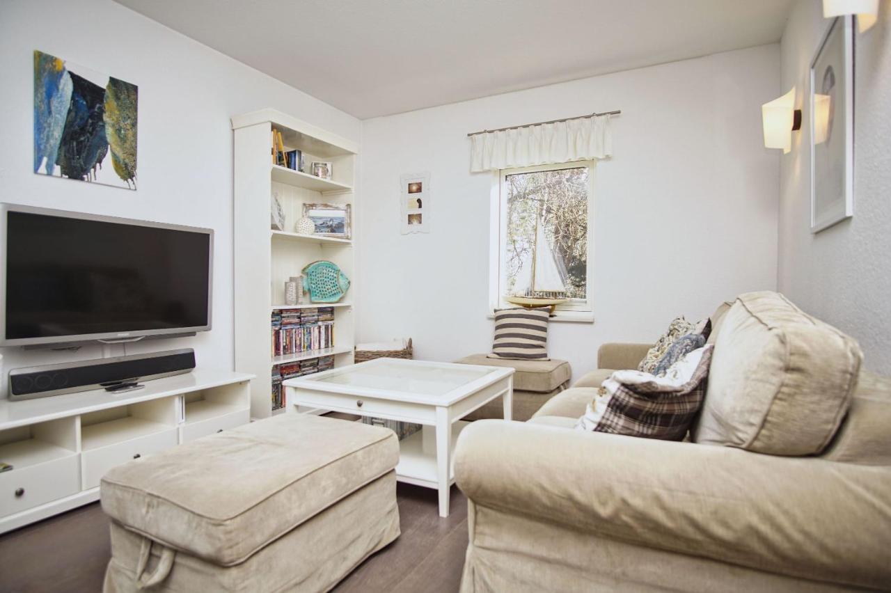 Komfortables Haus Mit Kamin, Sauna, Garten, Terrasse - Ferienhaus Sternschnuppe Wiek auf Ruegen Luaran gambar